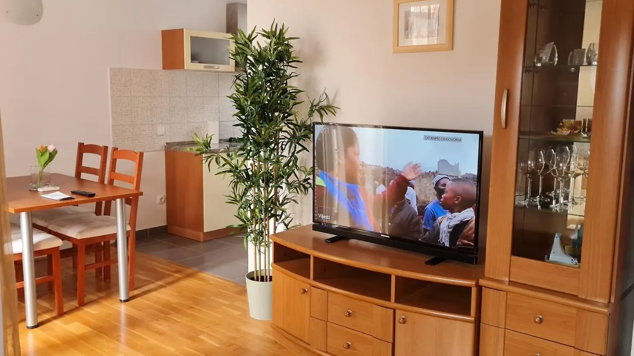 Apartman Bella Cres Apartment